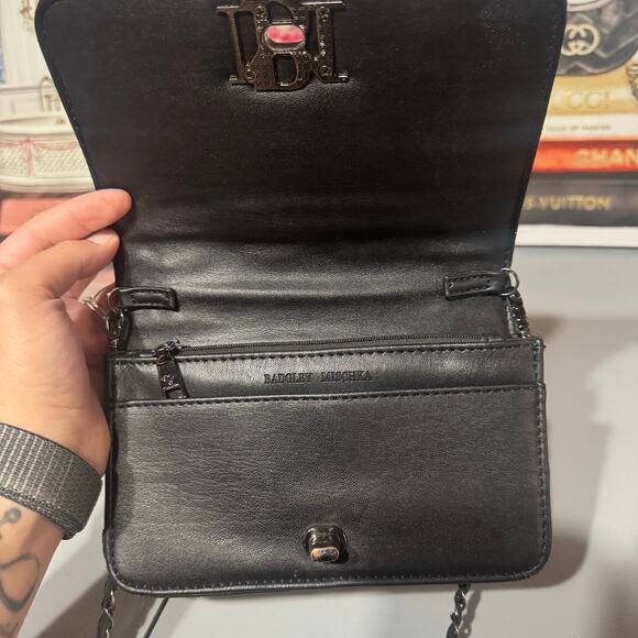 Badgley Mischka Quilted Crossbody Bag - Picture 7 of 12